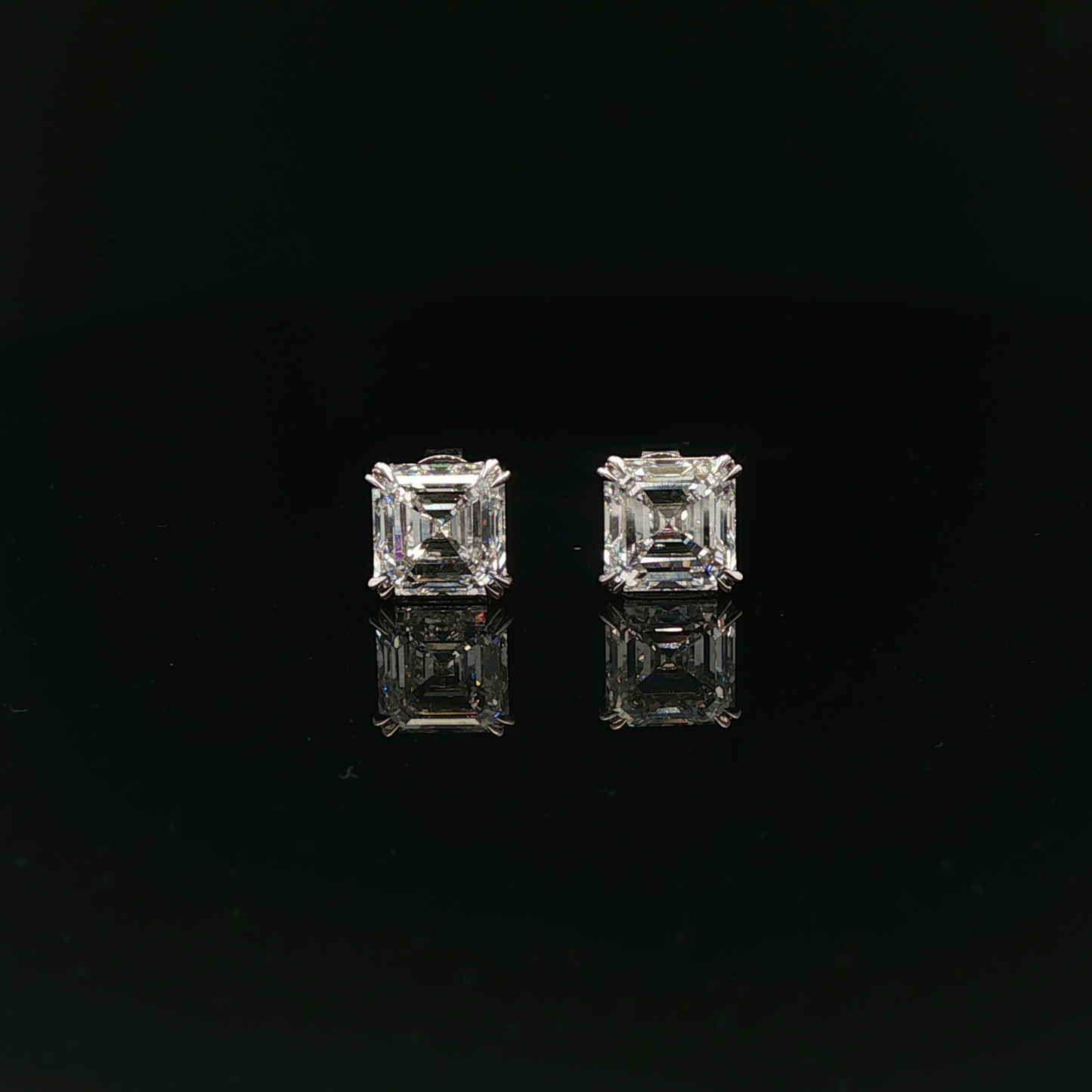 IGI Asscher cut 3.01ct Each D VVS2 Each - 26,500$ HKD