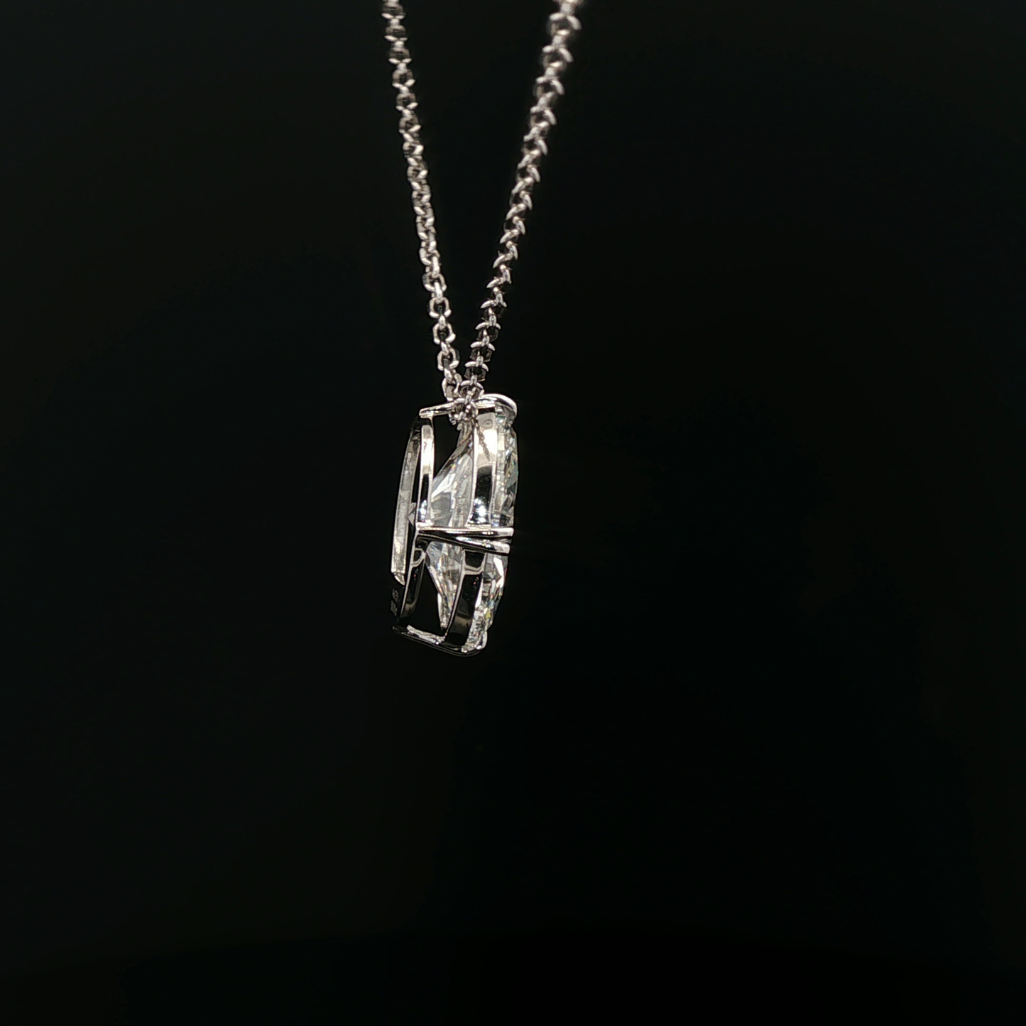 IGI Oval 10.43ct E VVS2 18k/w Pendant