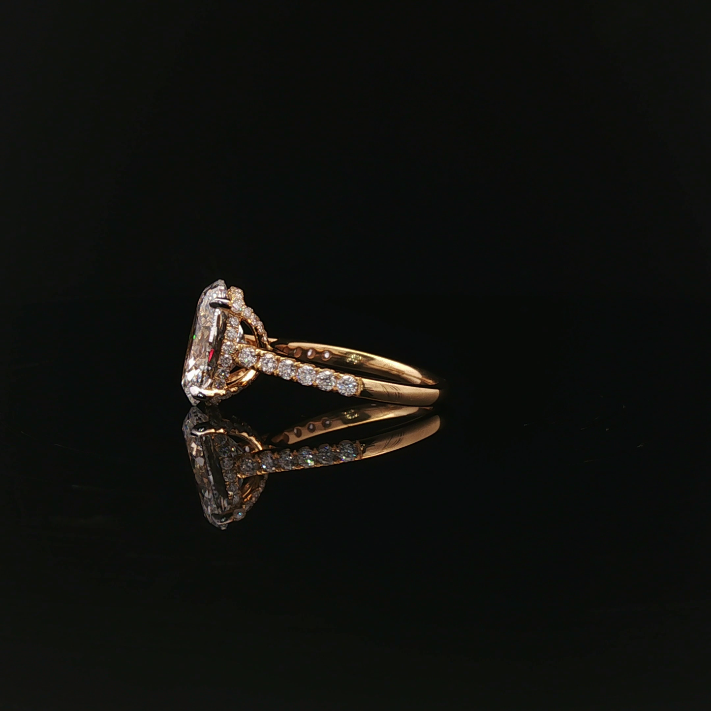 IGI Oval 3.05ct D VVS2 18K/Y