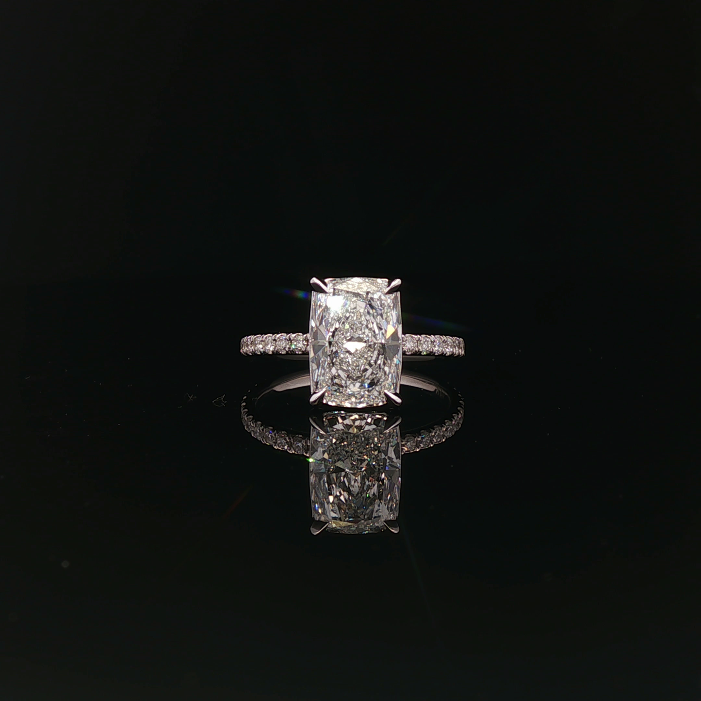 IGI Cushion 2.5ct D VS1 18K/W