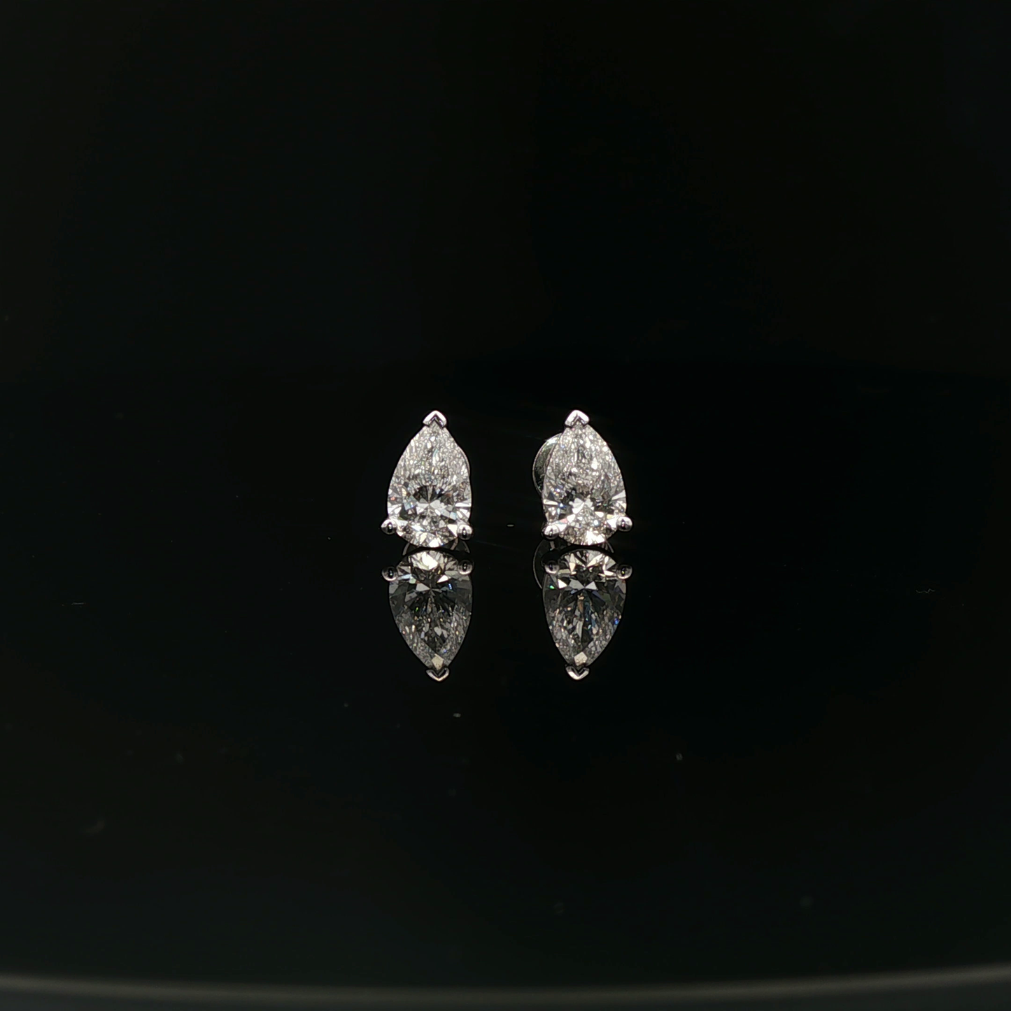 IGI Pear 1ct Each - 8,500$ HKD