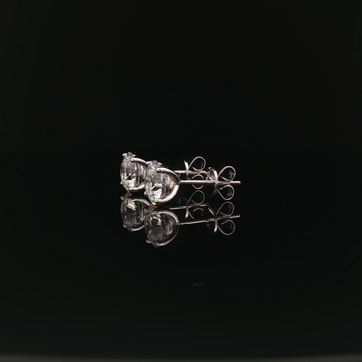 Round 1.5ct D VVS - 10,500$ HKD