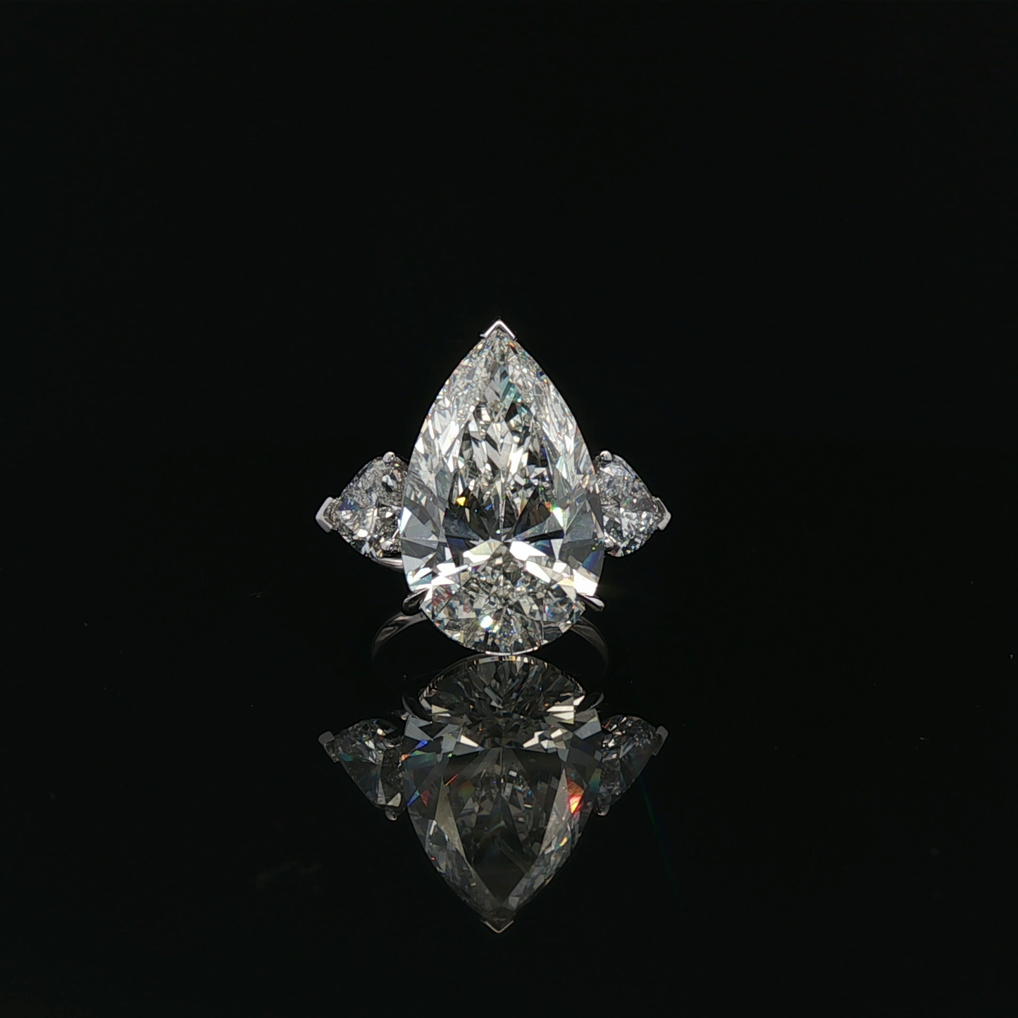 IGI Pear 10.05ct F VVS2 18K/W