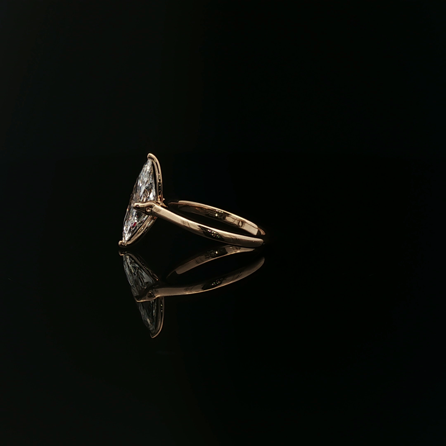 IGI Marquise 1.83ct D VVS2 18K/Y