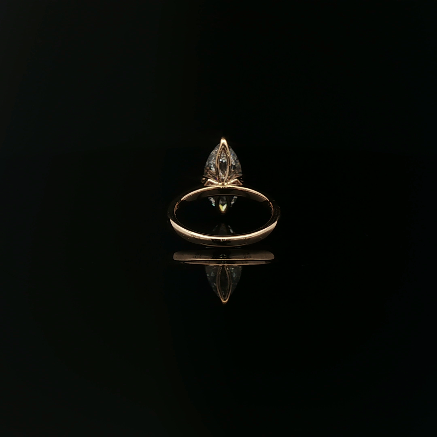 IGI Marquise 1.83ct D VVS2 18K/Y