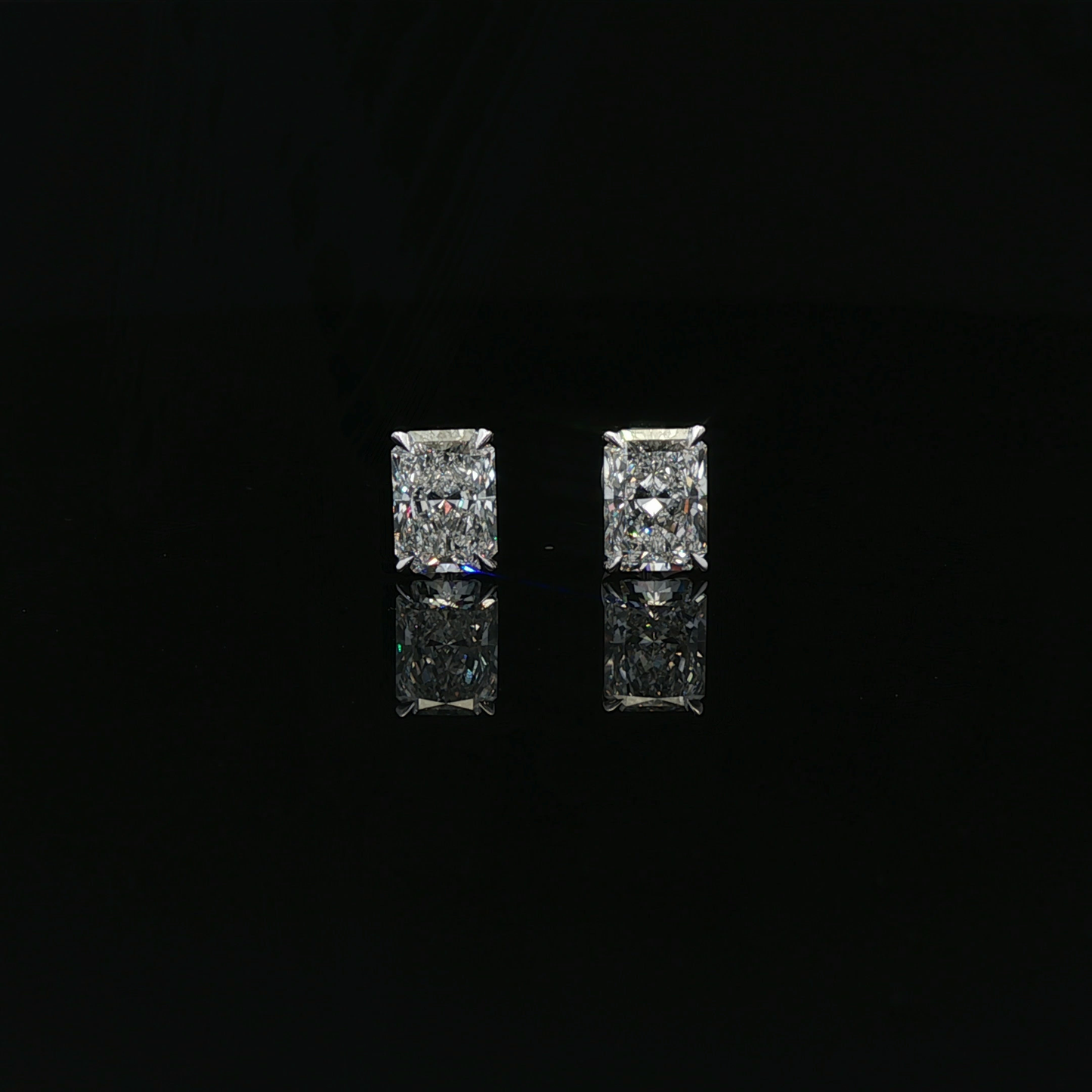 IGI Radiant 1.52ct +1.54ct D VS1 18k/w