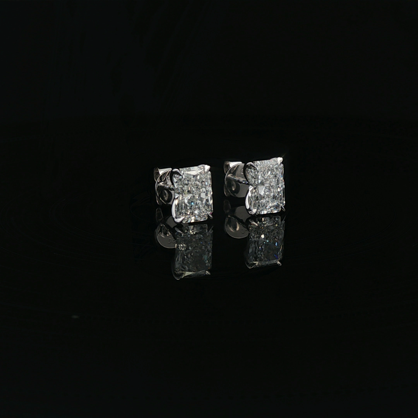 IGI Radiant 1.52ct +1.54ct D VS1 18k/w