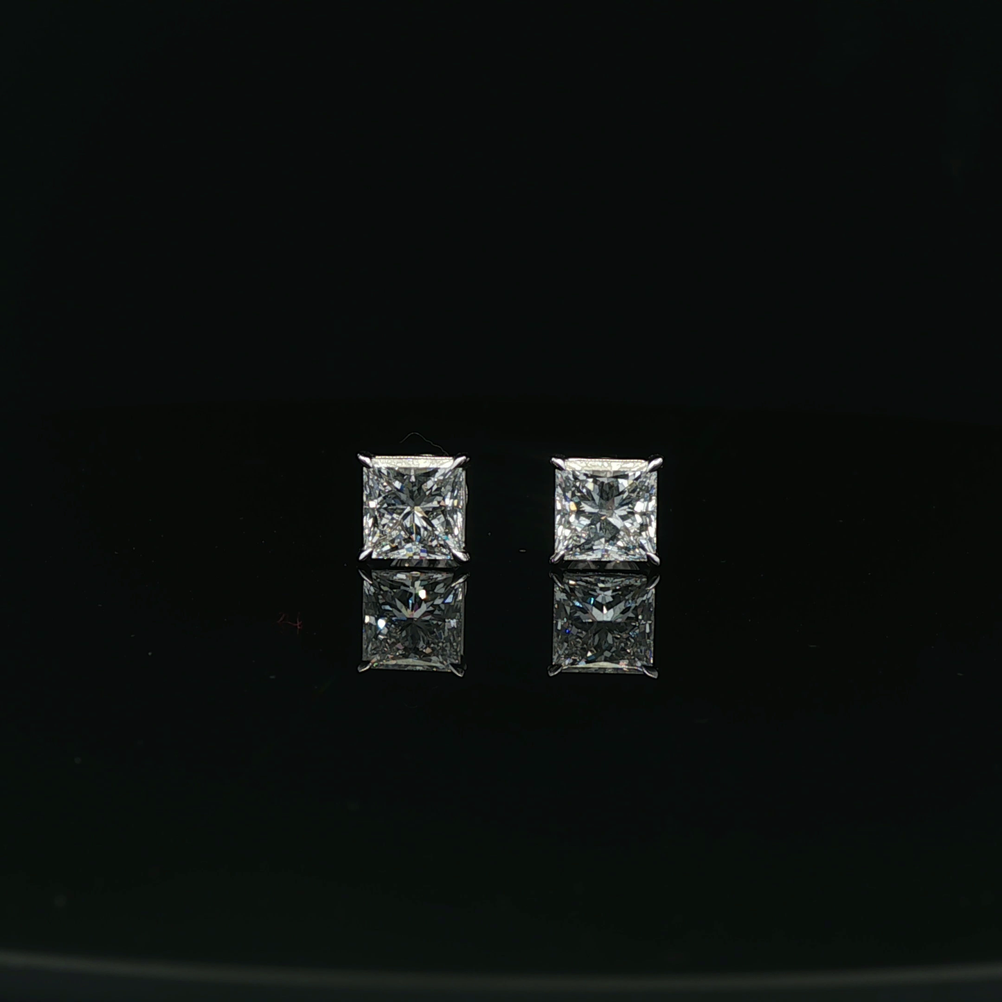 IGI Princess 2.09ct D VVS2 Each - 16,500$ HKD