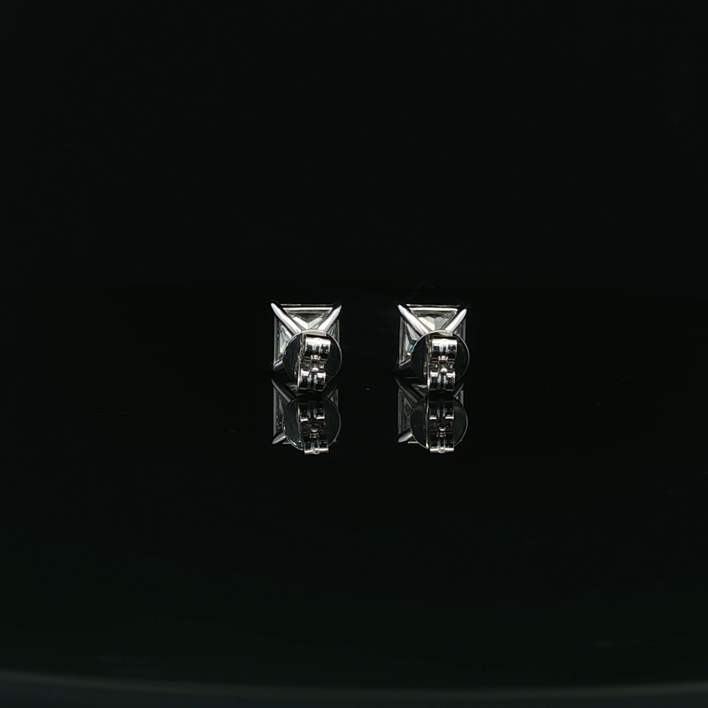 IGI Princess 2.09ct D VVS2 Each - 16,500$ HKD