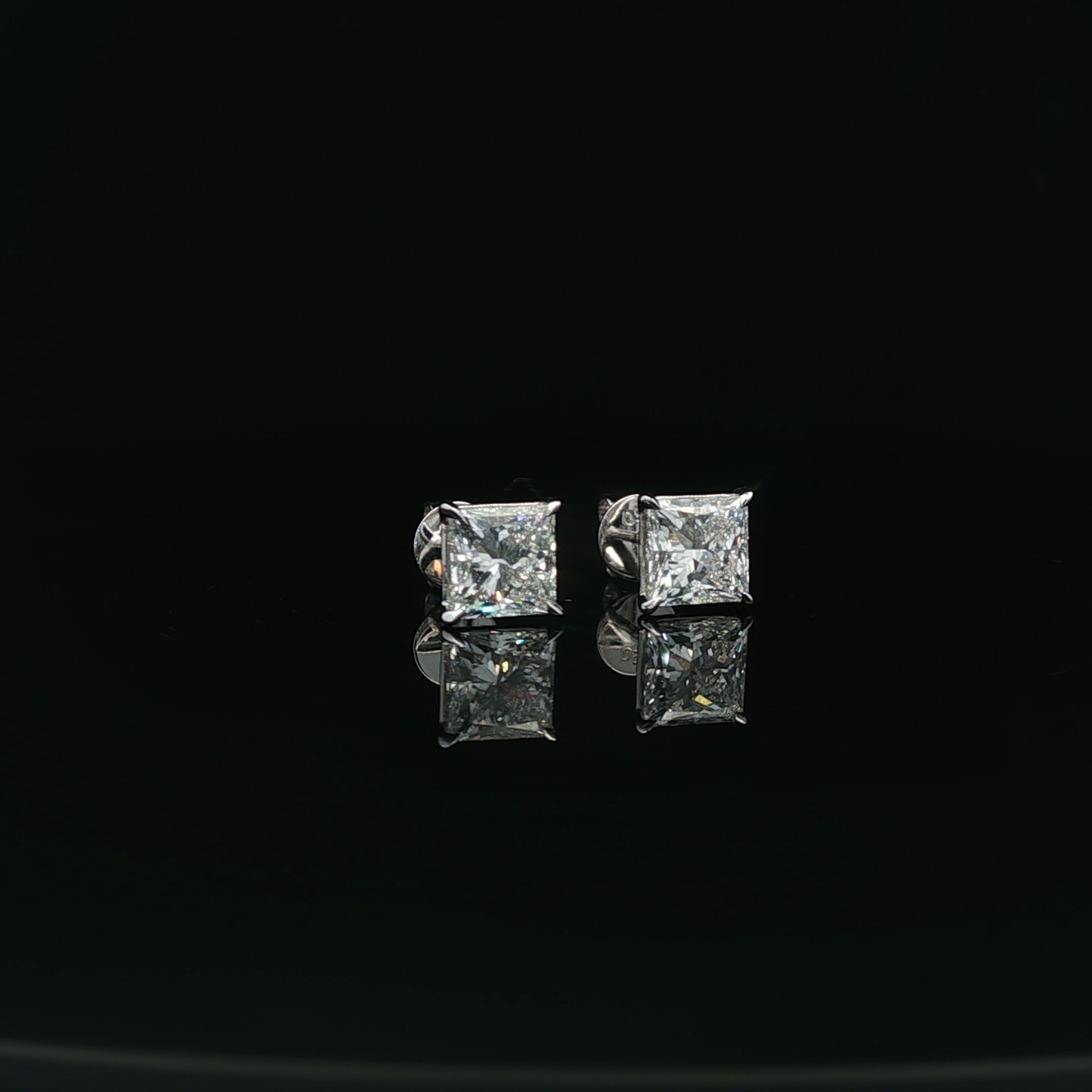IGI Princess 2.09ct D VVS2 Each - 16,500$ HKD