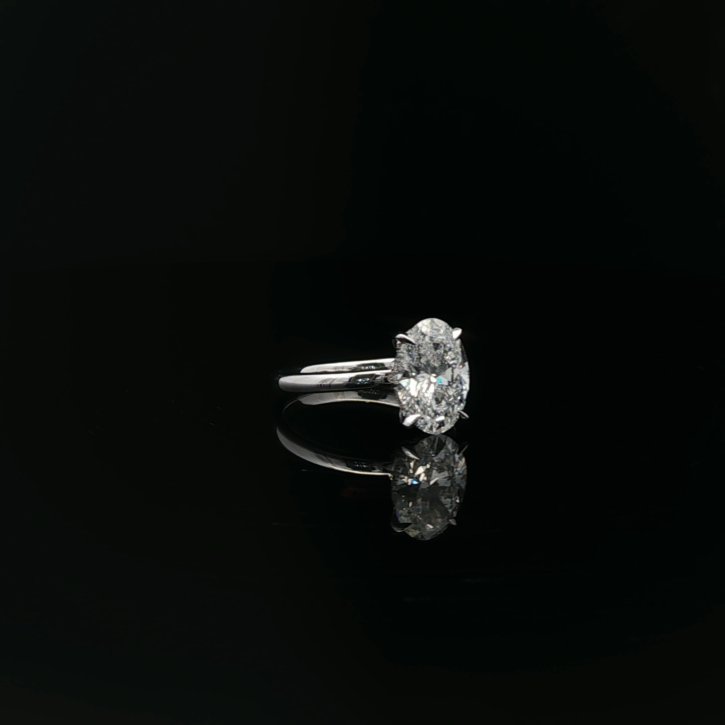 IGI Oval 2.2ct D VVS2 18K/W