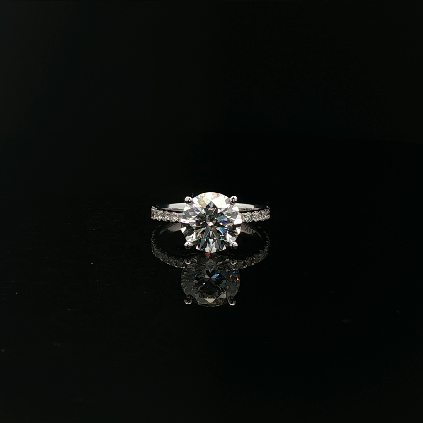 IGI Round 2.31ct D VVS2 18k/White