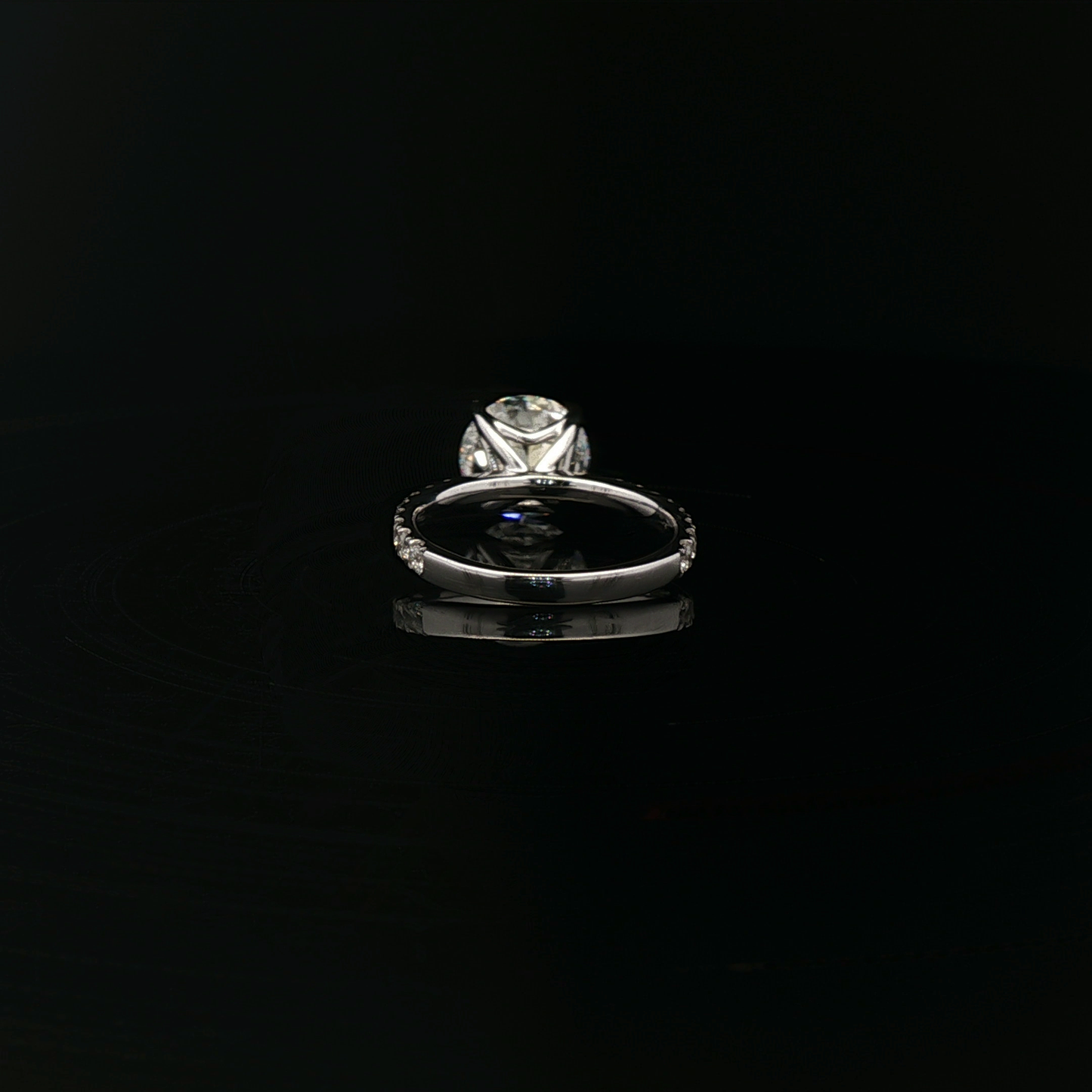 IGI Round 2.31ct D VVS2 18k/White