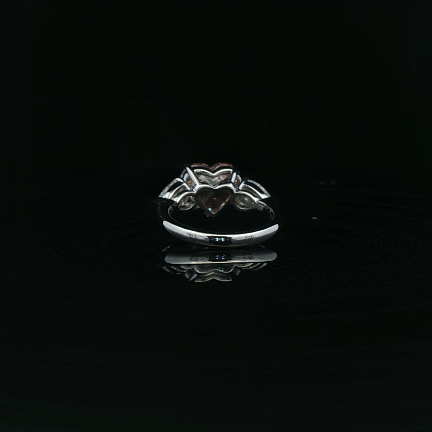 IGI heart 4.06ct Fancy Vivid Pink VS1 PT950