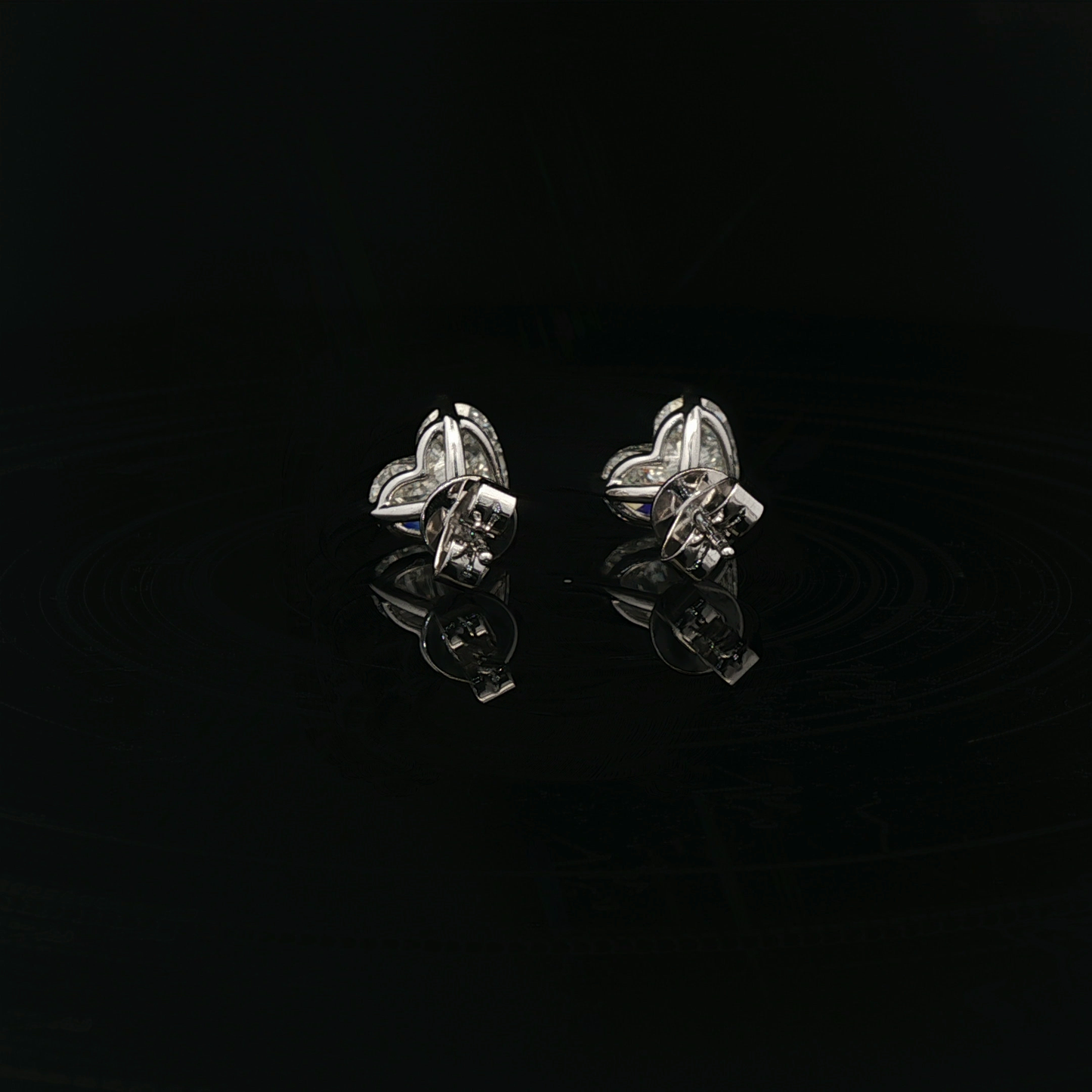IGI Heart 2ct D VVS Each - 16,900$ HKD