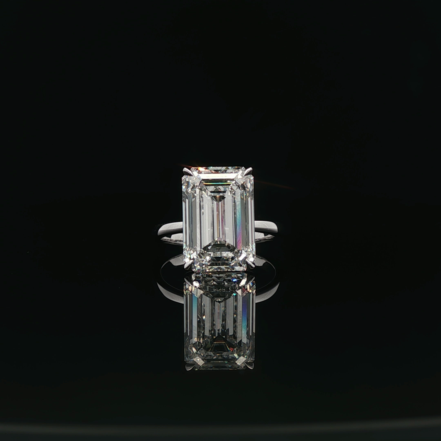 IGI Emerald 9.35ct E VVS2 18K/W