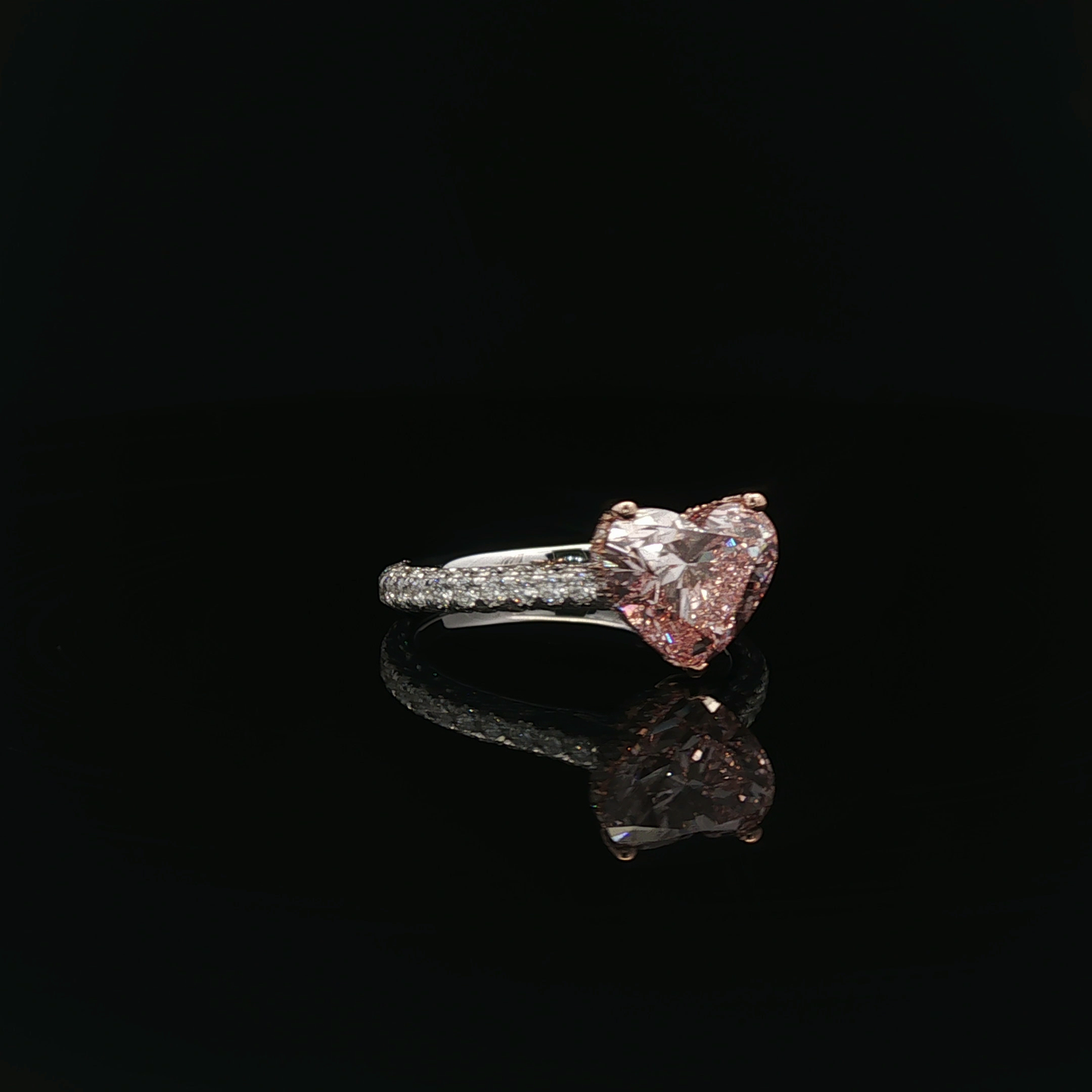IGI Heart 3.05ct Fancy Intense Pink VVS2 18K/R&W