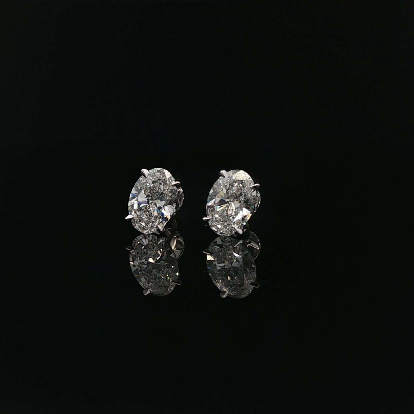 IGI Oval 1.5ct D VVS2 - 10,900$ HKD