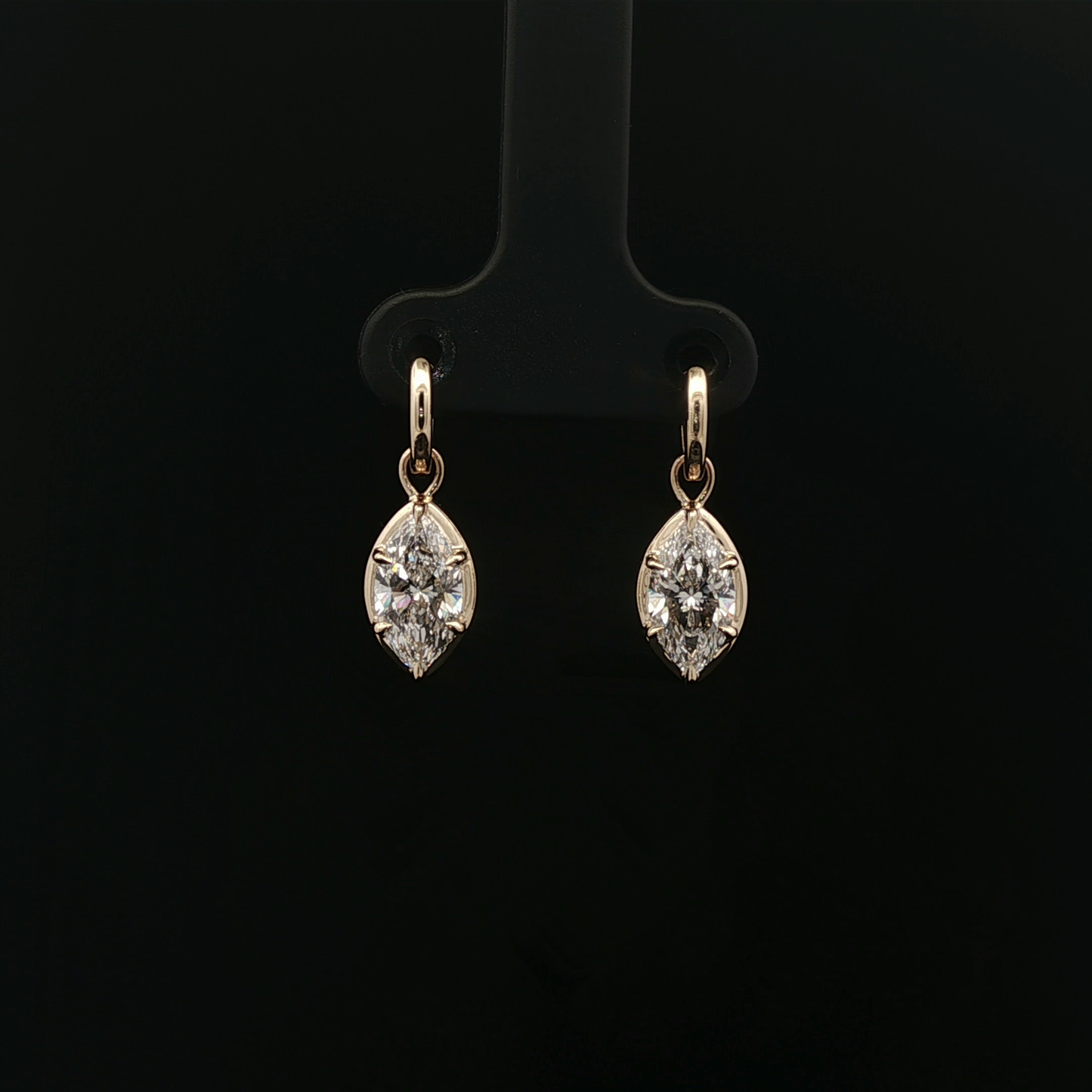 IGI MQ D VS2 1.08ct+1.06ct 18k/y