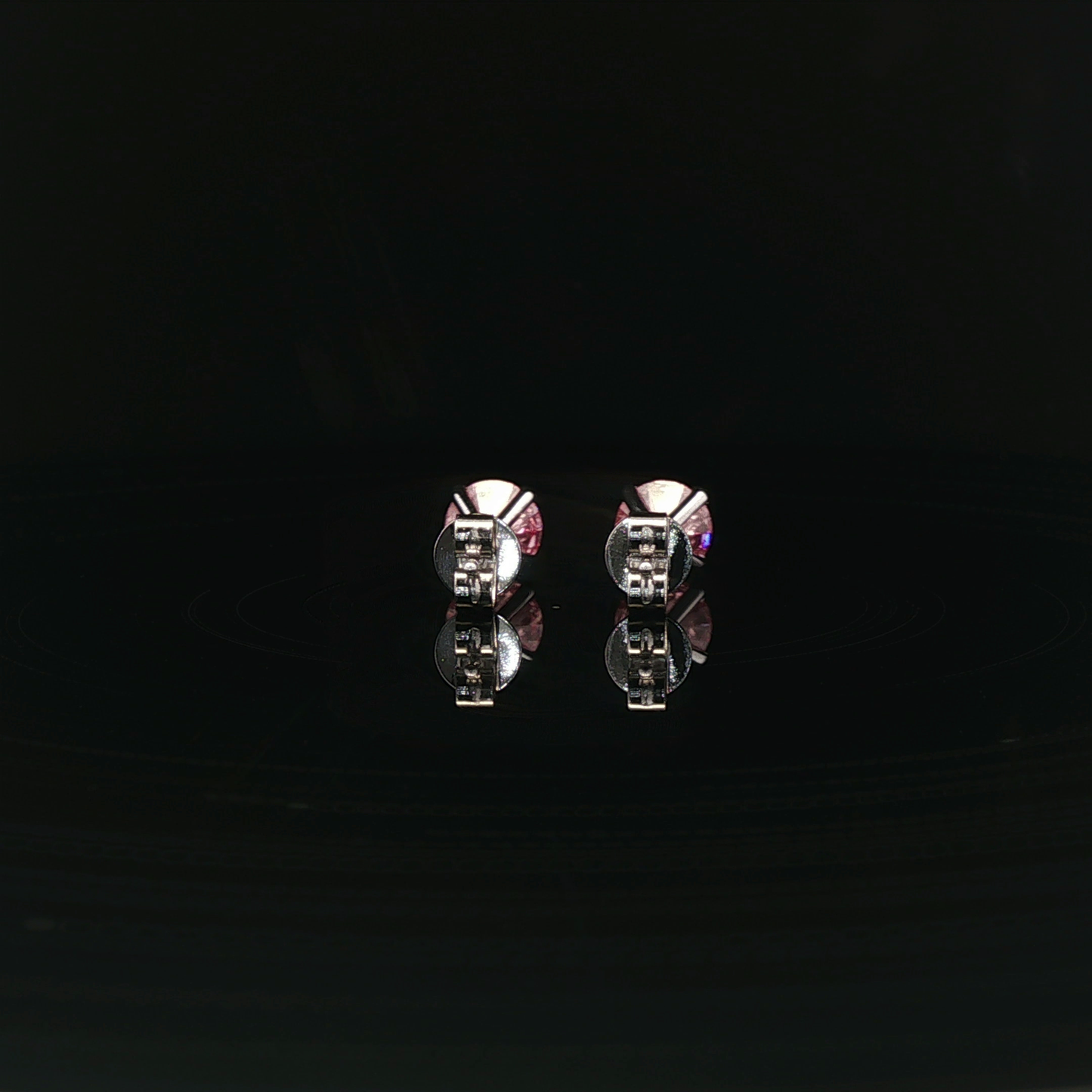 IGI Pink Round 1ct Each VVS - 12,900$ HKD