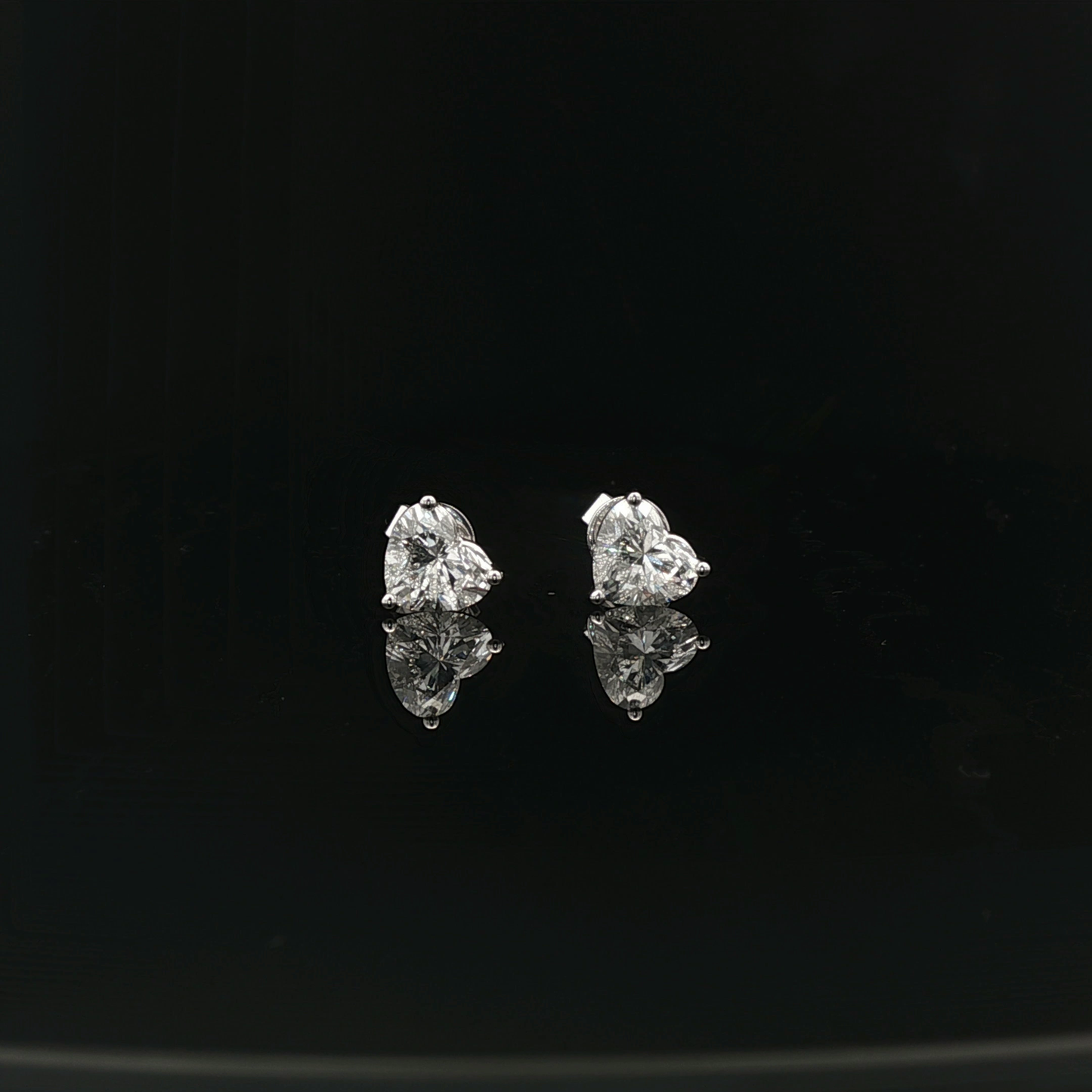 IGI Heart 1ct D VVS Each - 9,900$ HKD