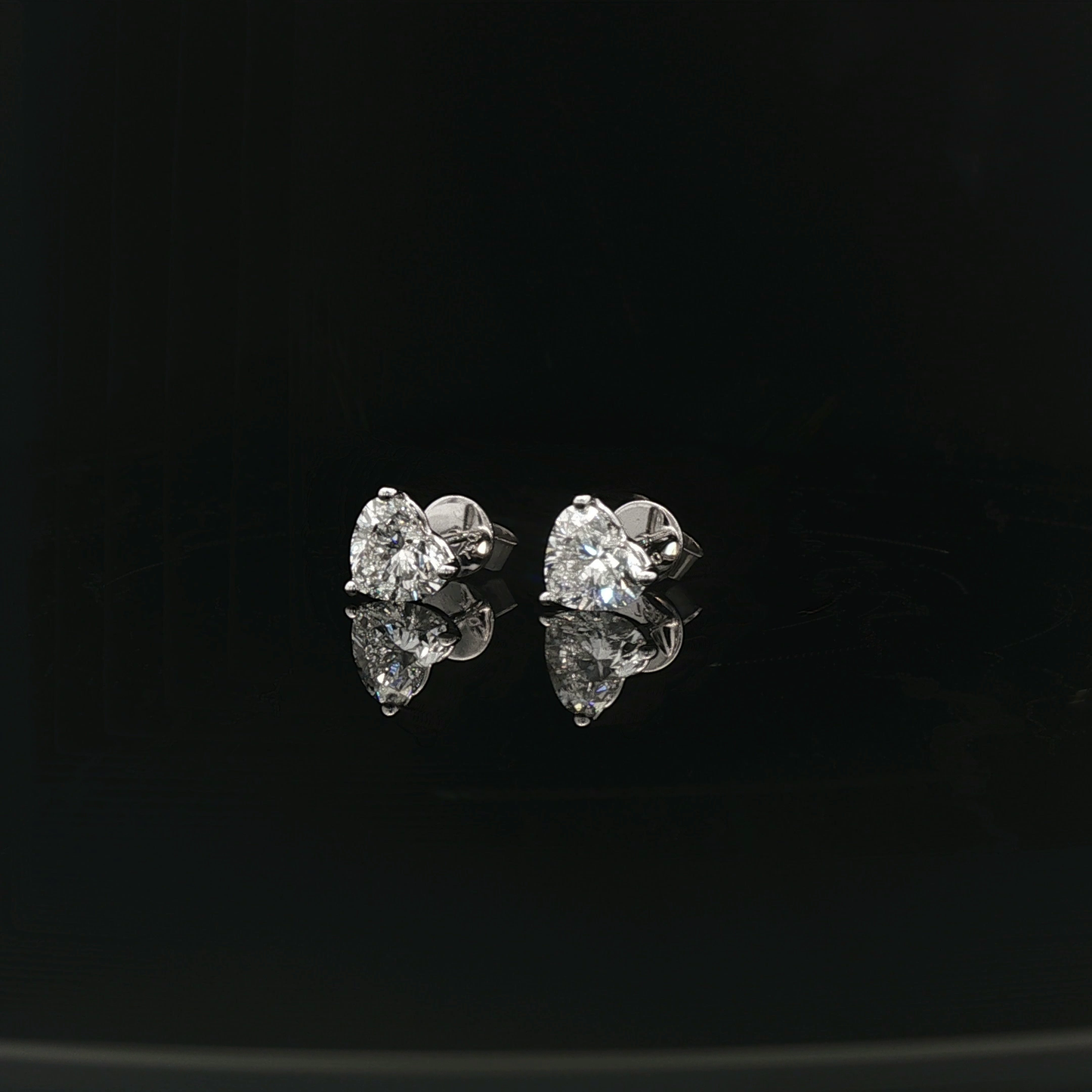 IGI Heart 1ct D VVS Each - 9,900$ HKD