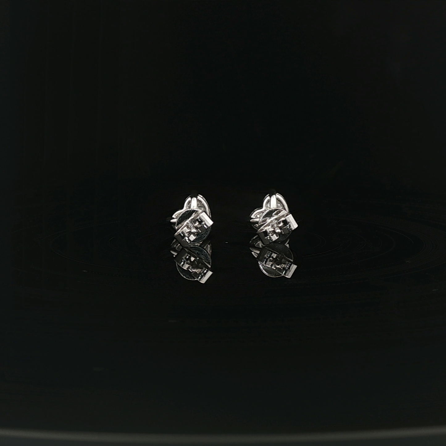IGI Heart 1ct D VVS Each - 9,900$ HKD