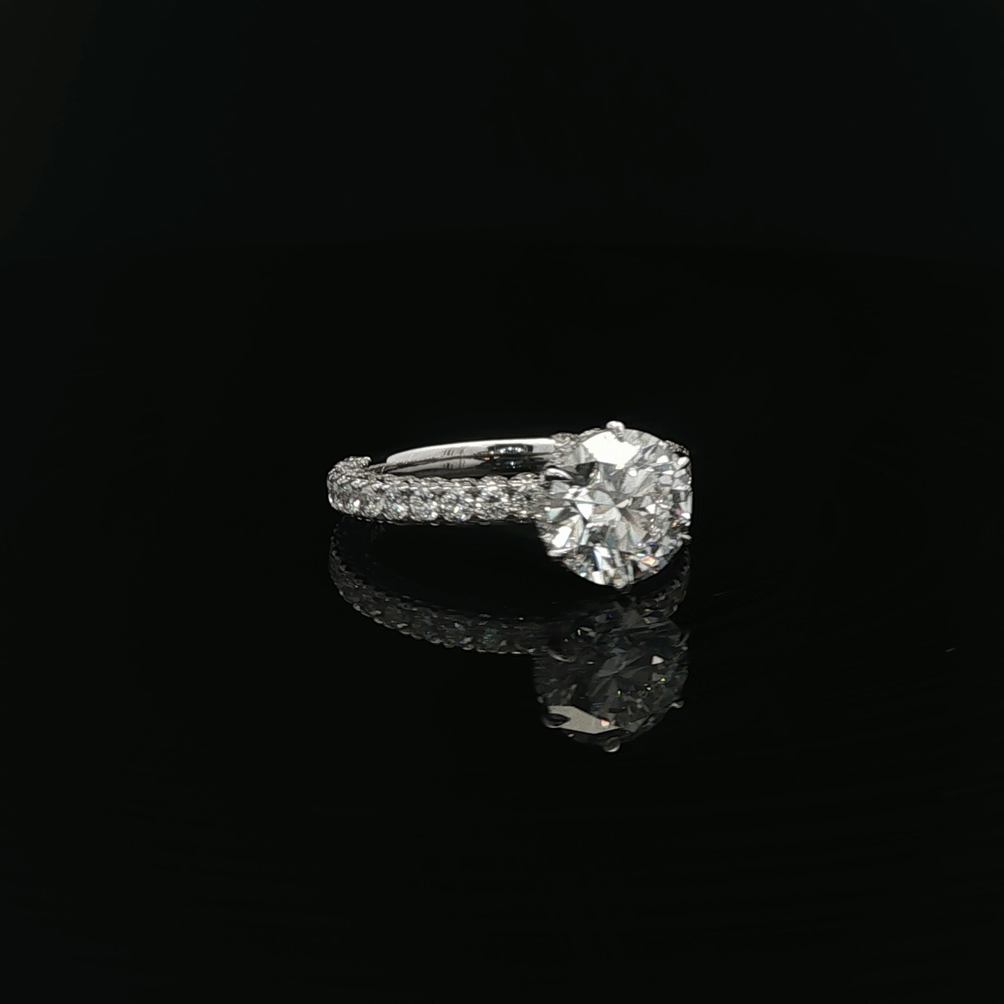 IGI Round 2.07ct D VVS2 18k/White 70% 3Way 6prong