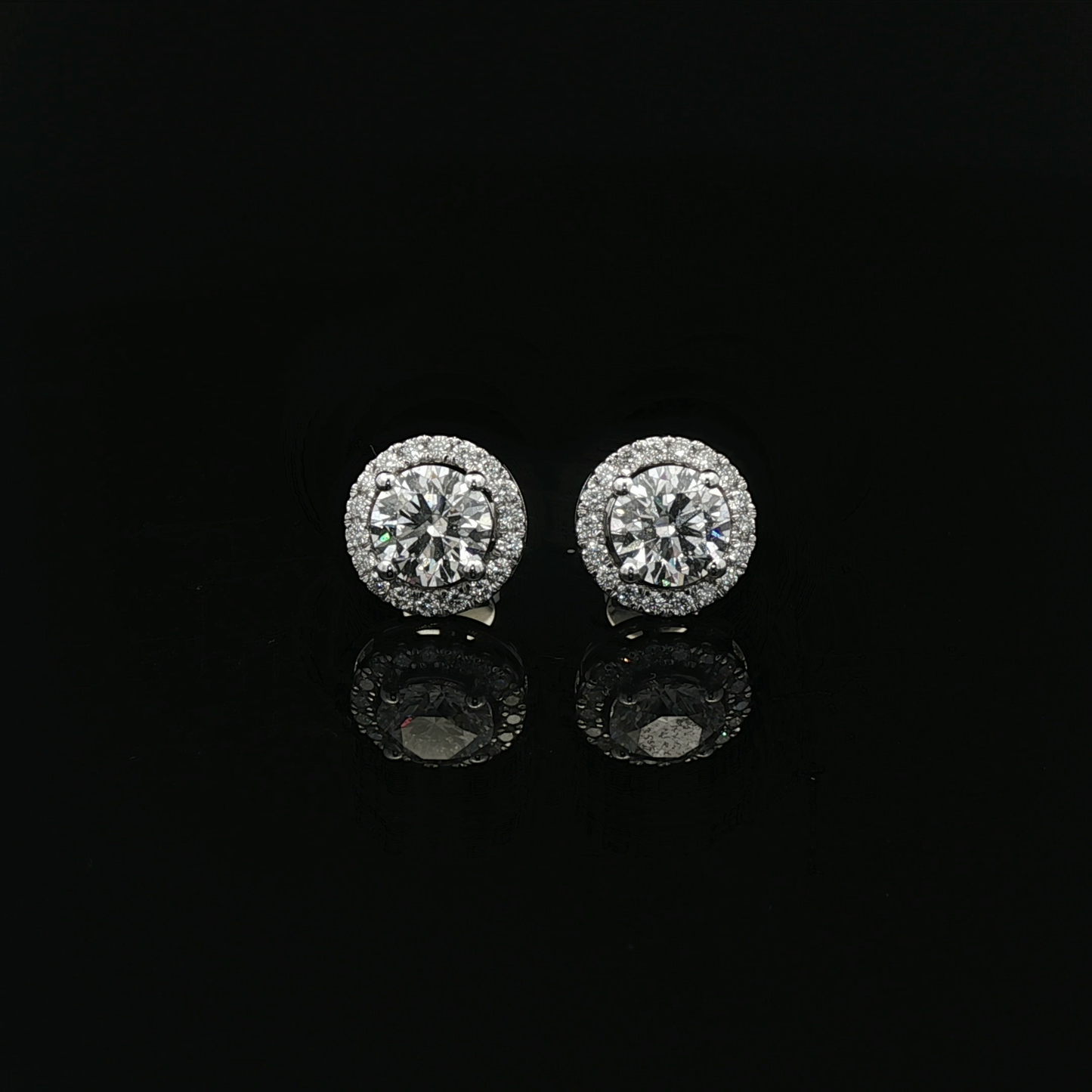 IGI Round Halo 1ct Each D VVS - 11,900$ HKD
