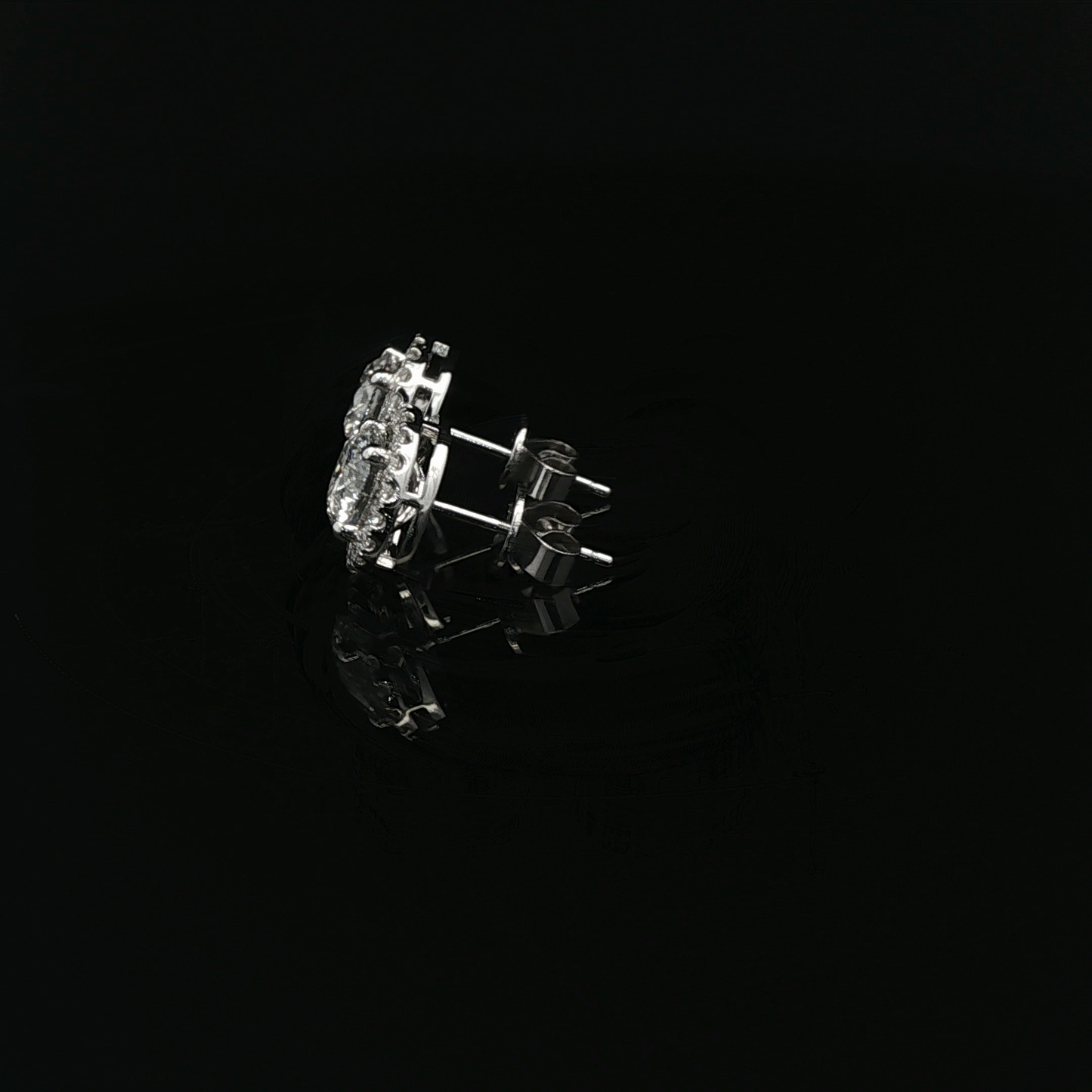 IGI Round Halo 1ct Each D VVS - 11,900$ HKD