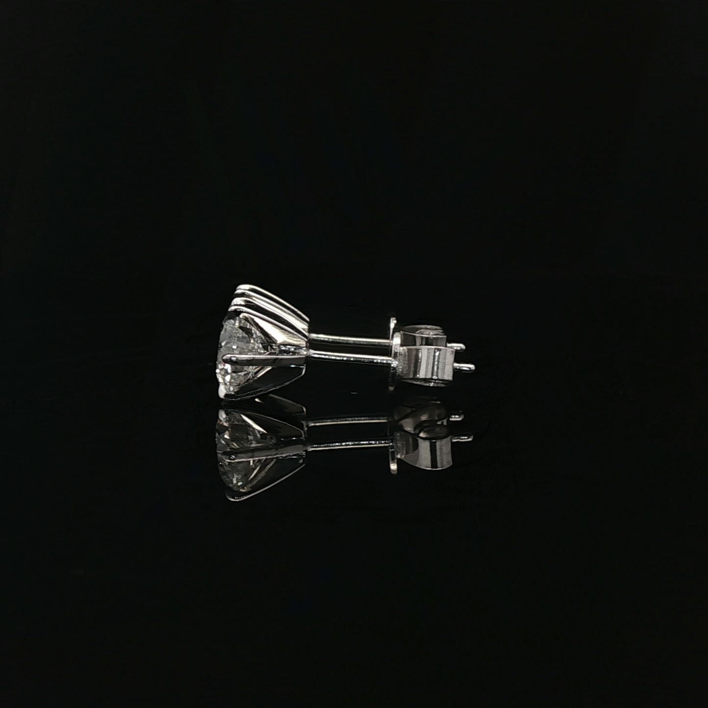 IGI Round 1ct Each 6 Prong D VVS - 9,500$ HKD