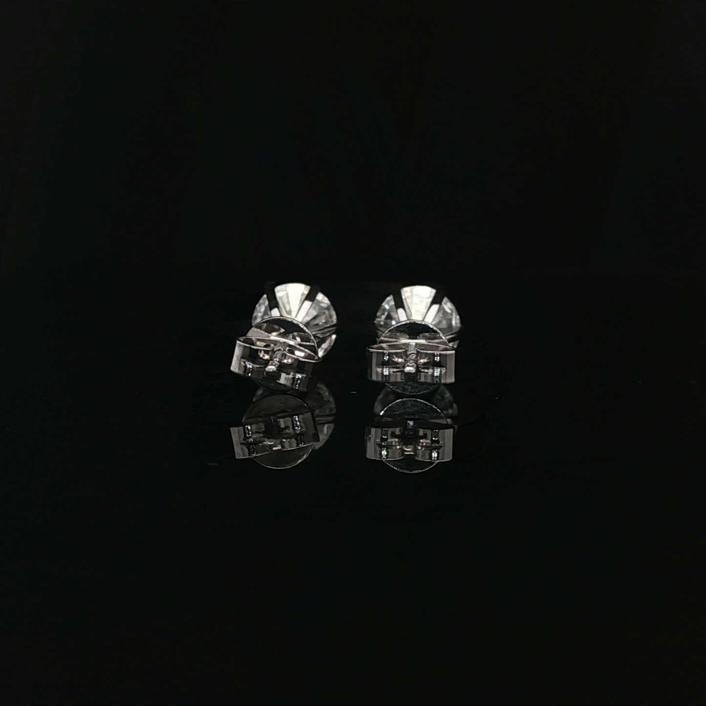 IGI Round 1ct Each 6 Prong D VVS - 9,500$ HKD