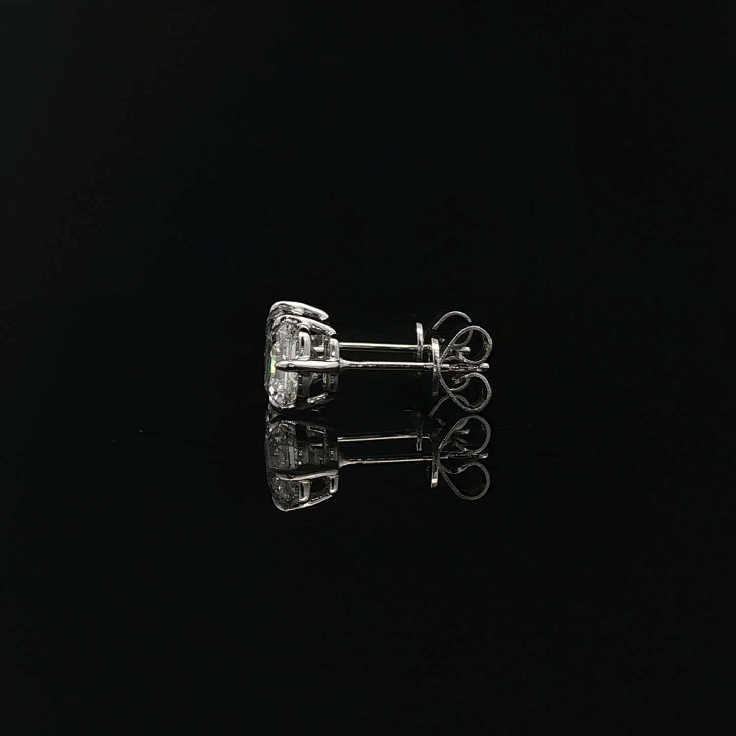 IGI Asscher 1ct Each D VVS - 8,900$ HKD