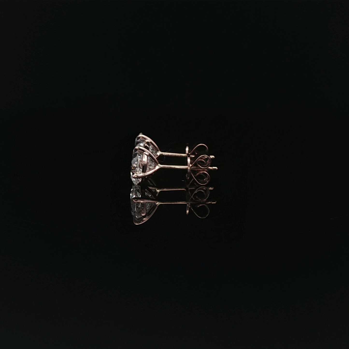 IGI Sq Cushion 1.57ct D VS each - 10,900$ HKD