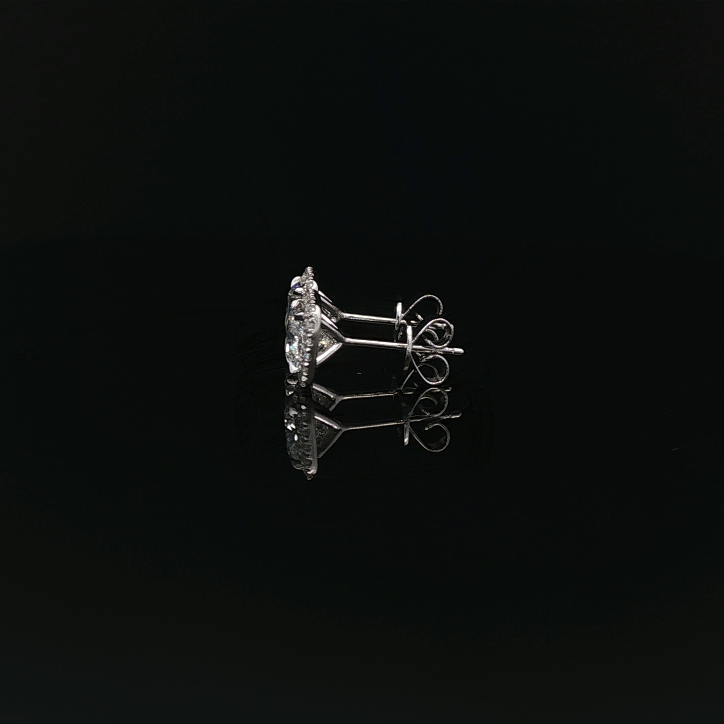 IGI Sq Cushion 1.05ct each D VS - 11,900$ HKD