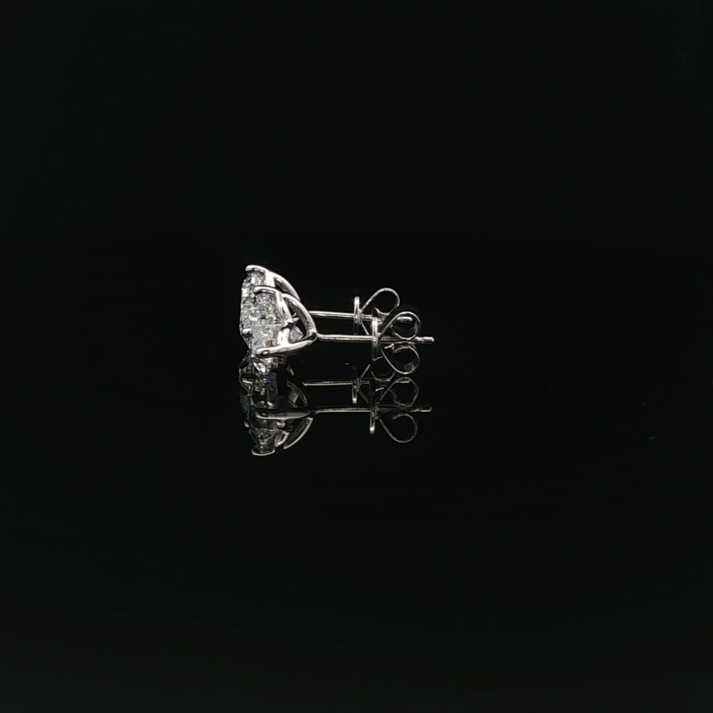 IGI Heart 1.58ct D VS Each - 11,500$ HKD