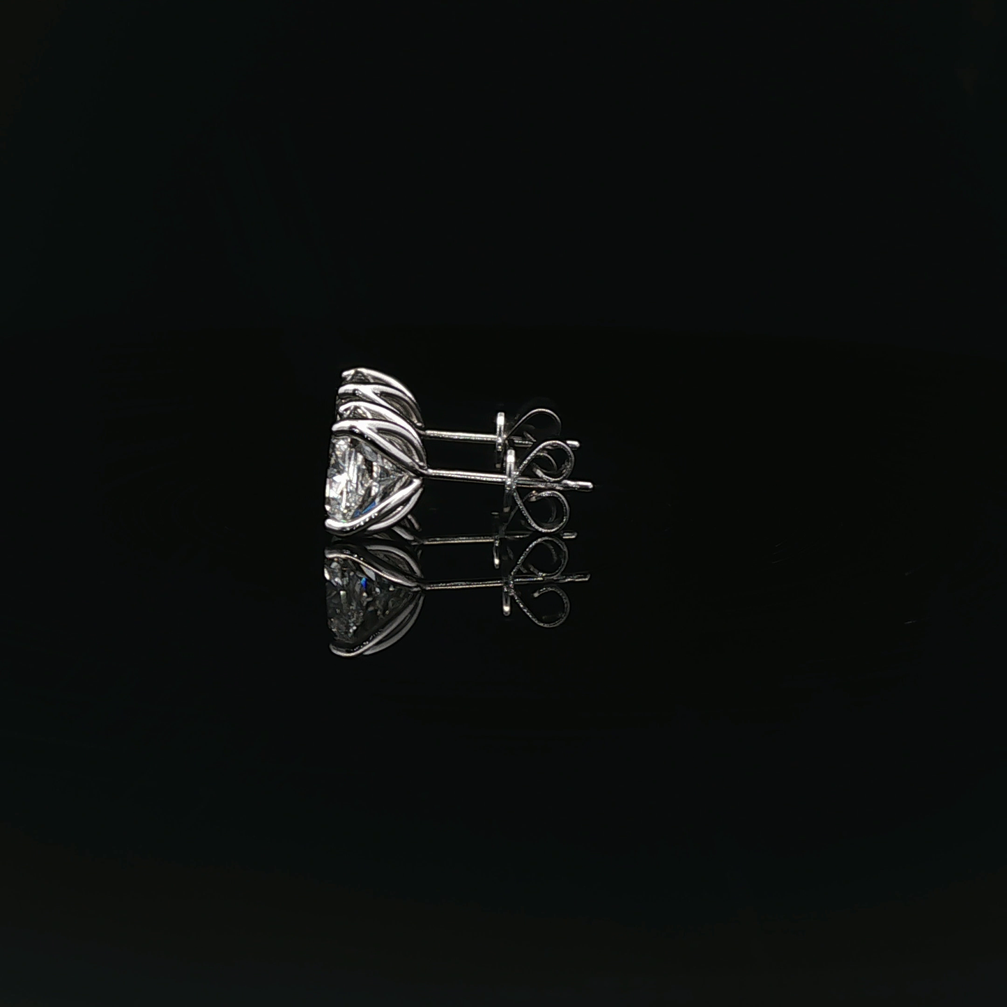 IGI Sq Cushion 2.55ct each D VS - 17,500$ HKD