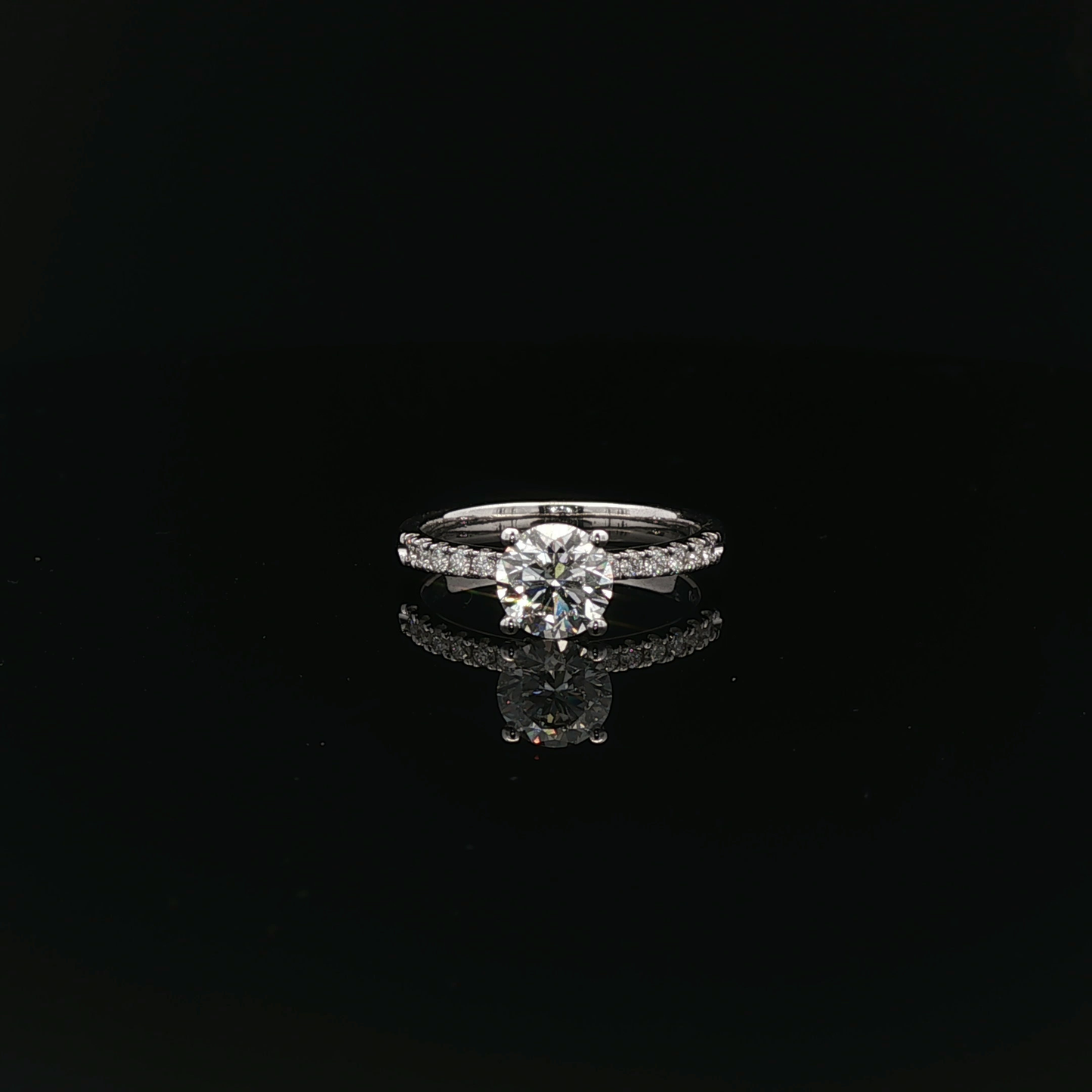 IGI Round 1.03ct D VVS1 - 9,900$ HKD
