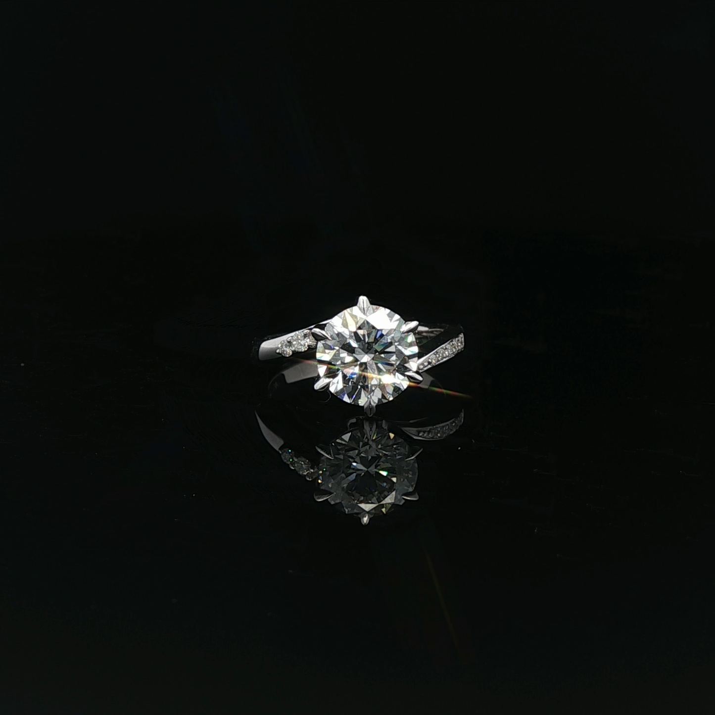 IGI Round 2.51ct D VVS2 - 15,900$ HKD