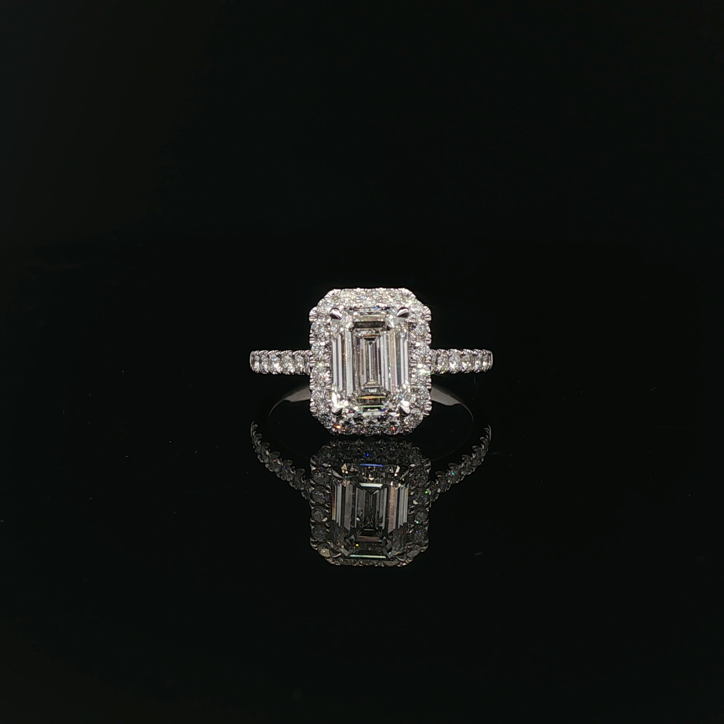 IGI Emerald 2.10ct D VVS2 - 13,500$ HKD