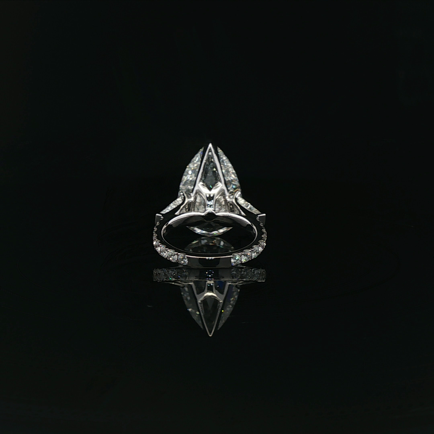 IGI Pear 8.88ct 18kw