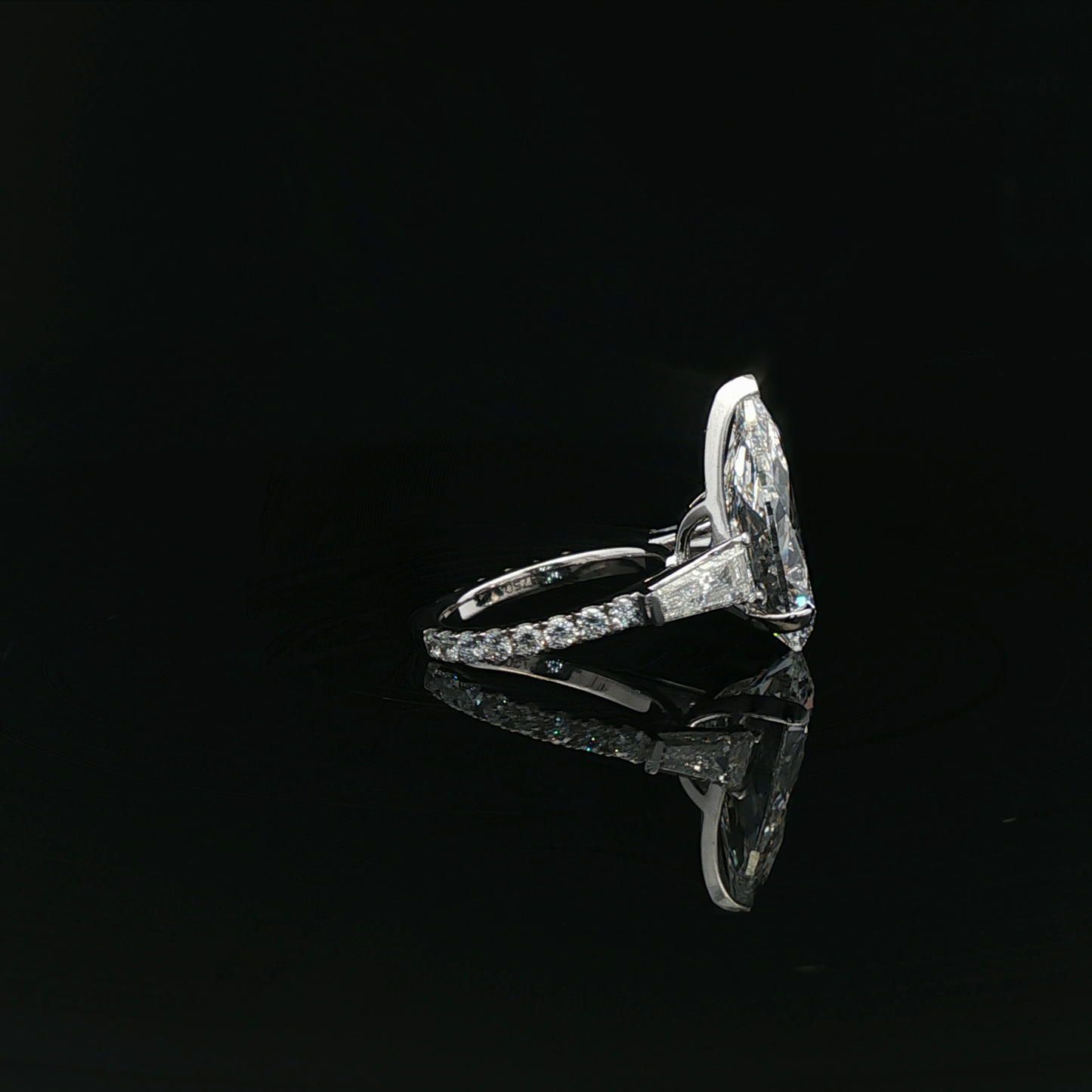 IGI Pear 8.88ct 18kw