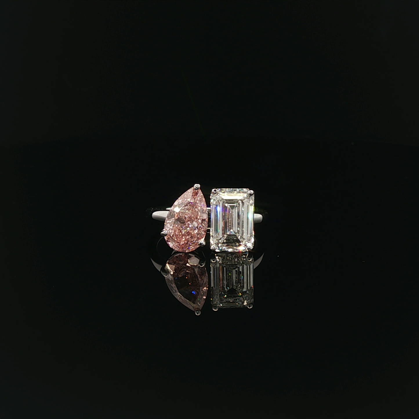 IGI Emerald 3.06ct Pink Pear 2.11ct - 22,900$ HKD
