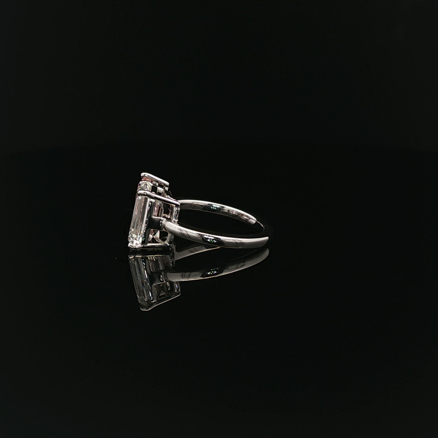 IGI Emerald 3.06ct Pink Pear 2.11ct - 22,900$ HKD