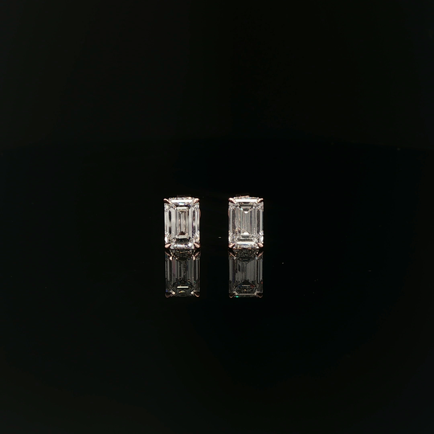 IGI Emerald 1.5ct D VS Each - 10,500$ HKD