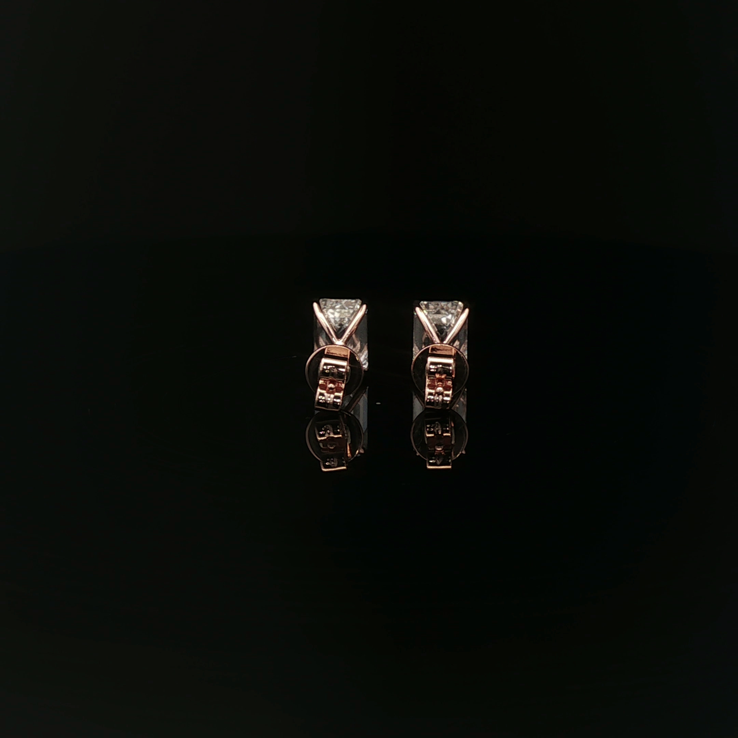 IGI Emerald 1.5ct D VS Each - 10,500$ HKD