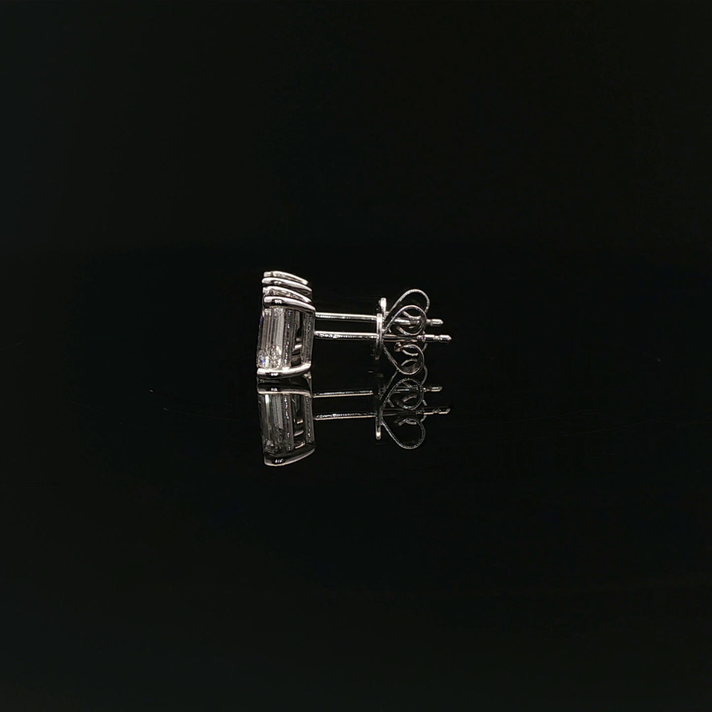 IGI Emerald 1.00ct D VVS2 Each - 9,500$ HKD