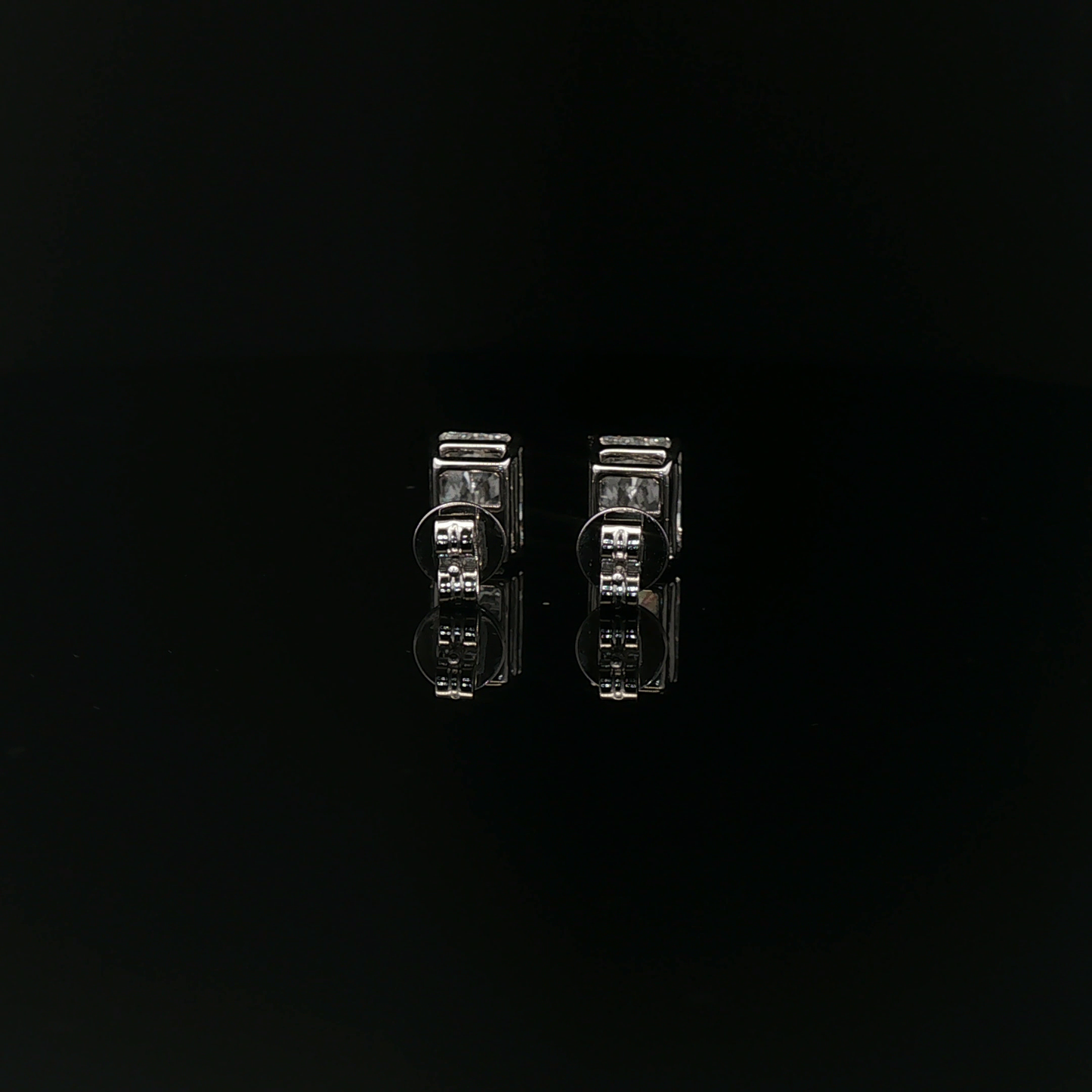 IGI Radiant 2.04ct D VS1 Each - 16,900$ HKD