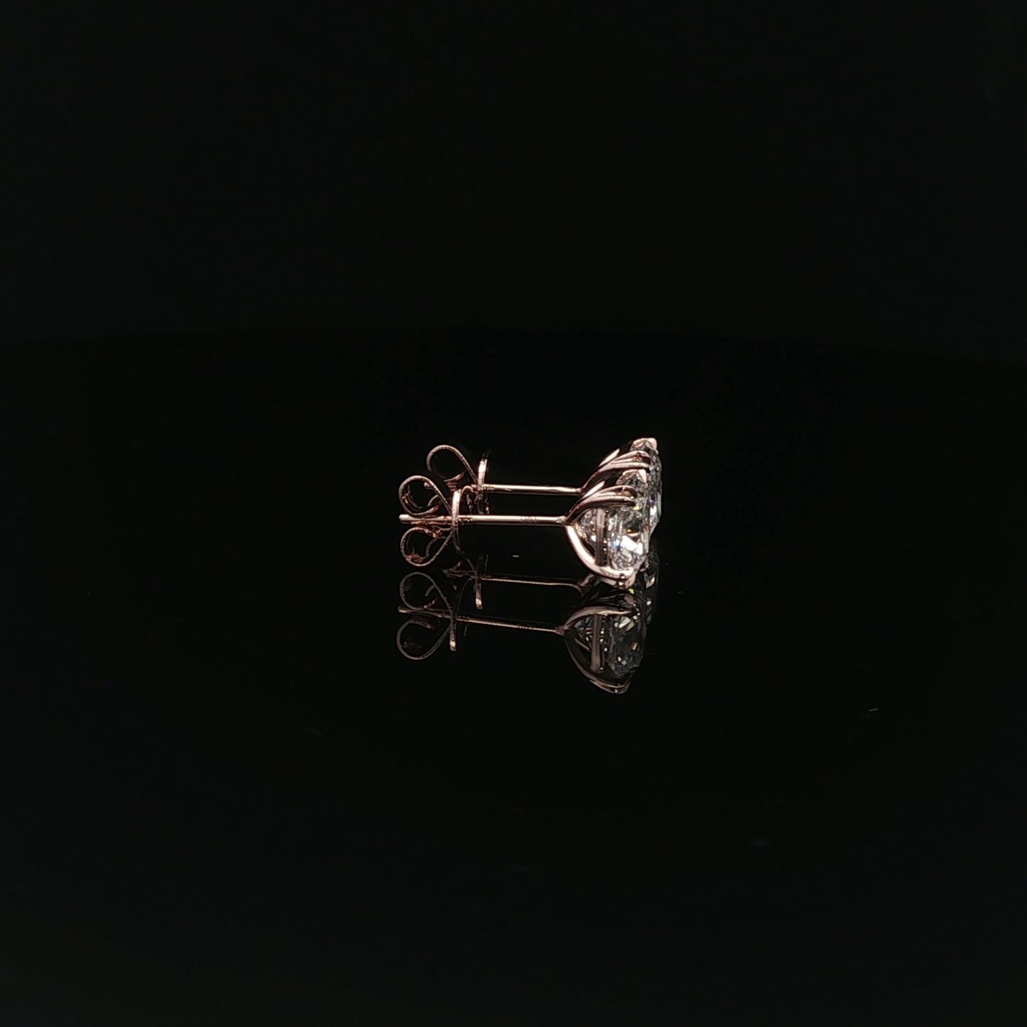 IGI Square cushion 1.57ct D VS Each - 10,900$ HKD