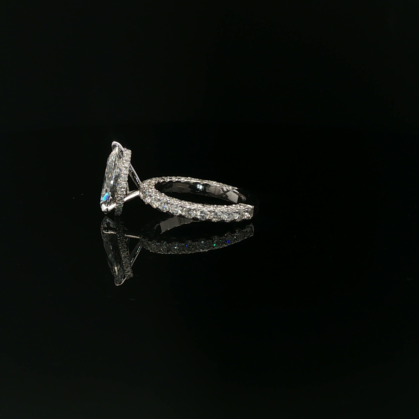 IGI Pear 2.79ct D VVS2 18kw